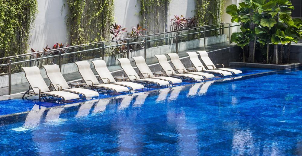 Oasia Resort Sentosa By Far East Hospitality 싱가포르 외부 사진 The pool at the hotel